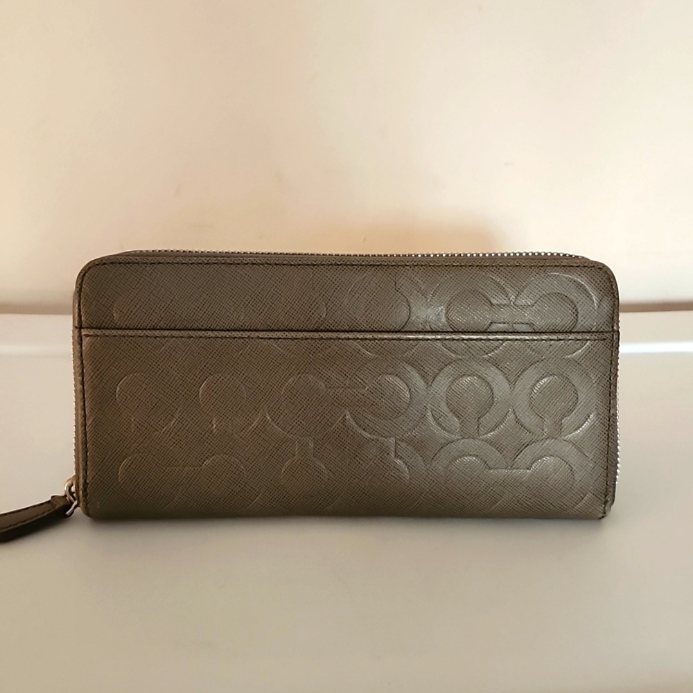 Coach Leather Zip Around Accordion Wallet